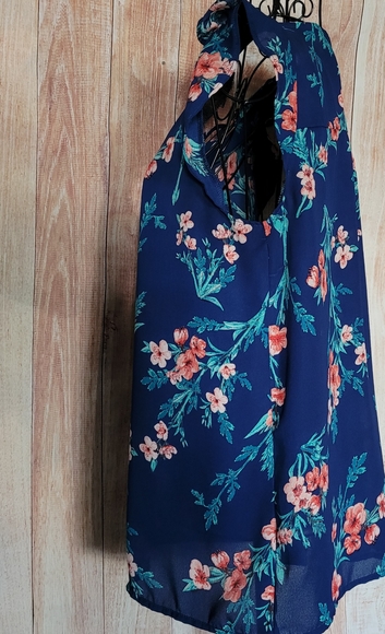 Ups & Downs Capped Sleeve Blouse - Picture 2 of 5